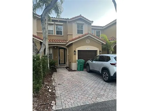 10872 SW 89th St Photo 1