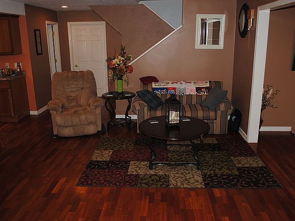 3rd image of 513 Schmitt Ln