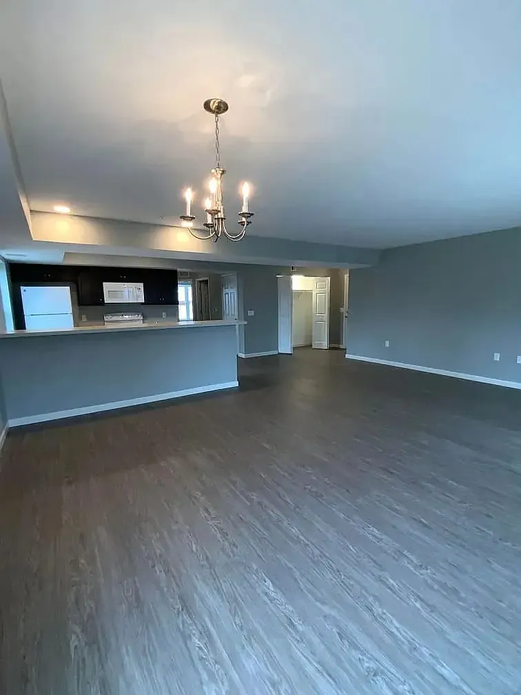 Building Photo - 200 Larkspur Ln #103