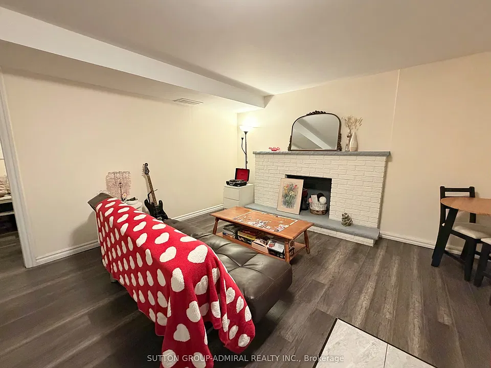 93 N Ridge Rd