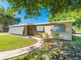 19421 Holiday Rd, Cutler Bay, FL 33157