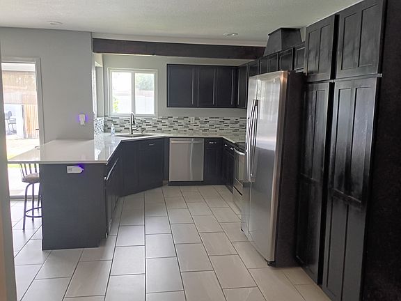 2nd image of 2806 N Evergreen St