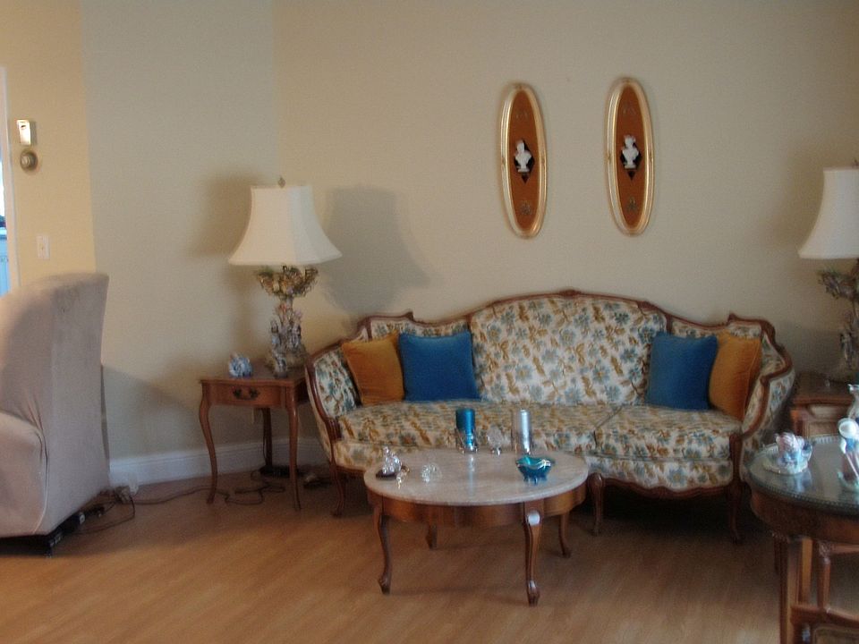 2nd image of 1002 SE 17th St