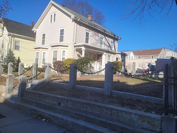 2nd image of 156 Washington St APT 2
