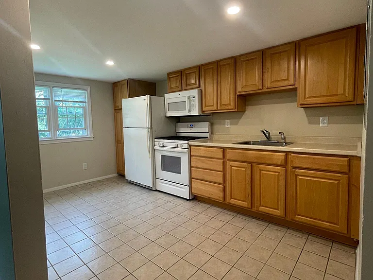 12 Mace Rd #4 — Photo 7