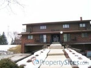 4085 S 84th St APT 3, Greenfield, WI 53228