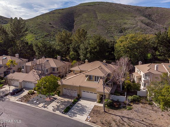 2nd image of 979 Blue Mountain Cir