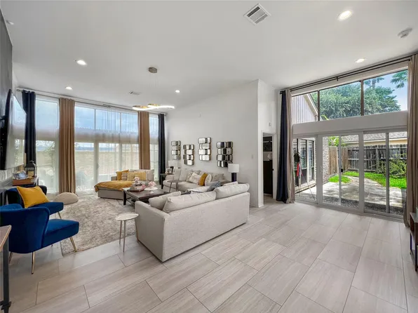 2358 Binley Dr, Houston, TX 77077
