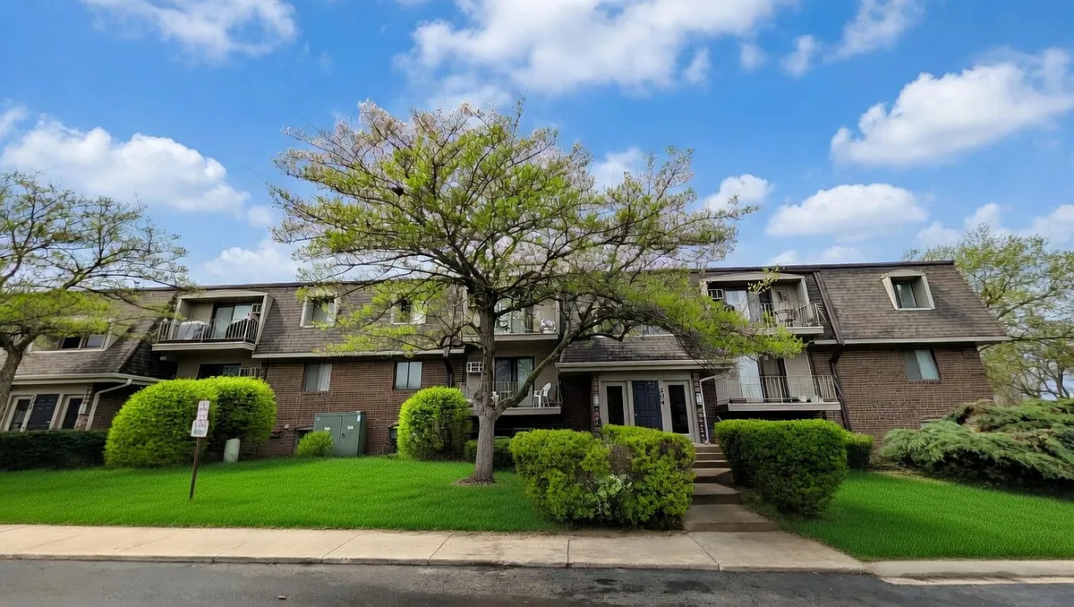 Building Photo - 204 E Bailey Rd #D