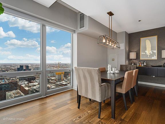 5th image of 737 W Washington Blvd APT 3708
