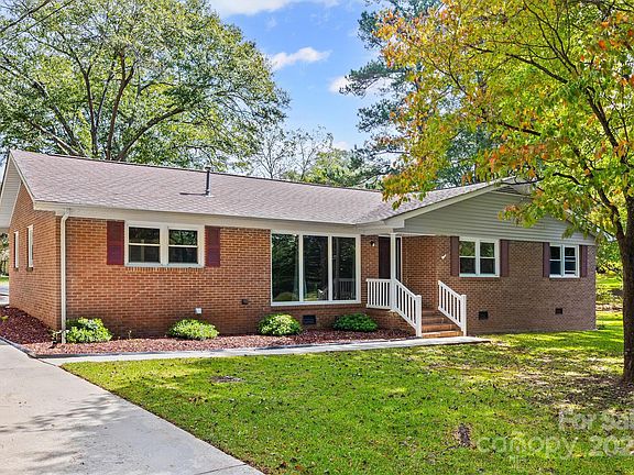 2nd image of 1631 Oakdale Dr