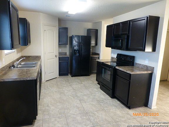 4th image of 1044 Bromley Ct