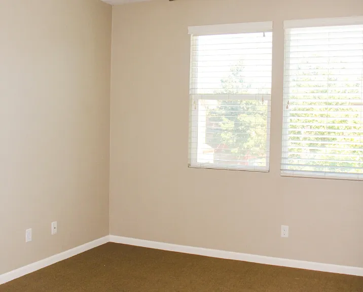 859 Graphite Ln — Photo 4