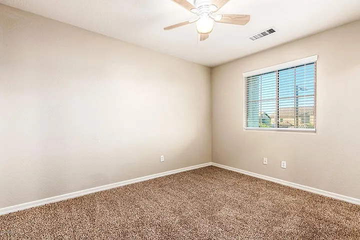18606 W Sunnyslope Ln — Photo 28