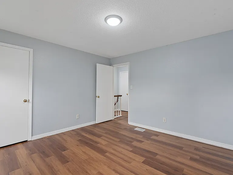 37314 Embassy Park Ln — Photo 16