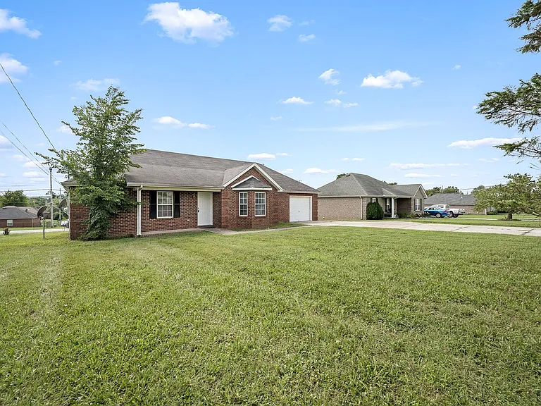 9002 Macbeth Dr — Photo 5