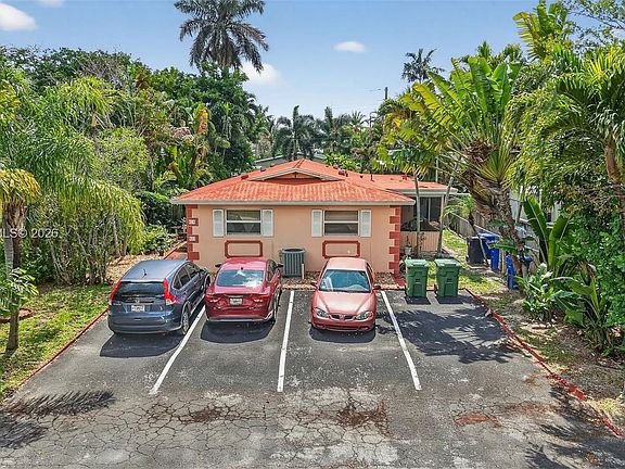 2nd image of 850 SW 12th Ct