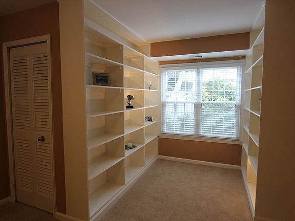 5th image of 2909 S Woodley St APT A