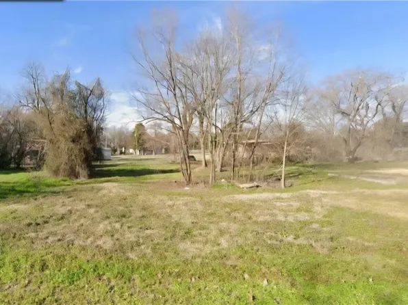 212 E Compress St, Hope, AR 71801