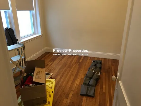 9 Egremont Rd #10P, Brighton, MA 02135