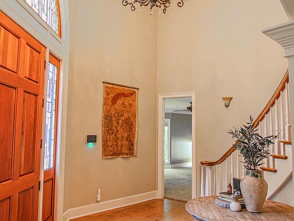4th image of 1815 Pine Knoll Dr