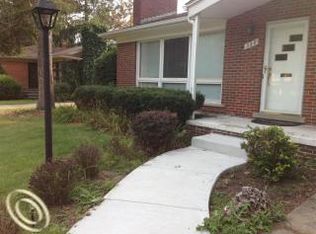 338 S Cranbrook Rd, Bloomfield Hills, MI 48301