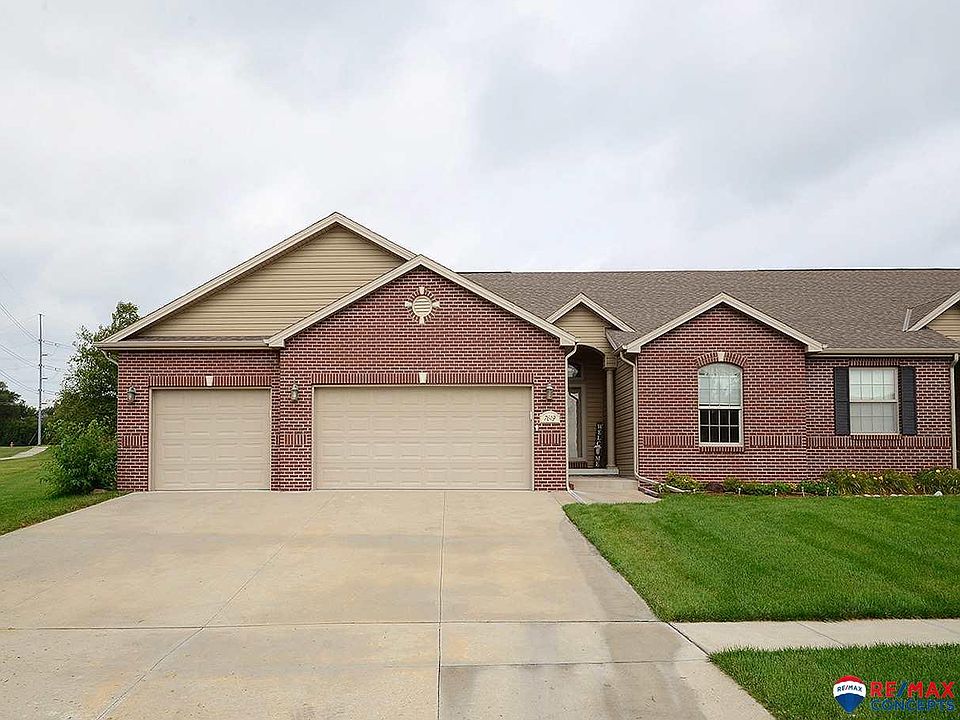 1st image of 7619 Kentwell Ln