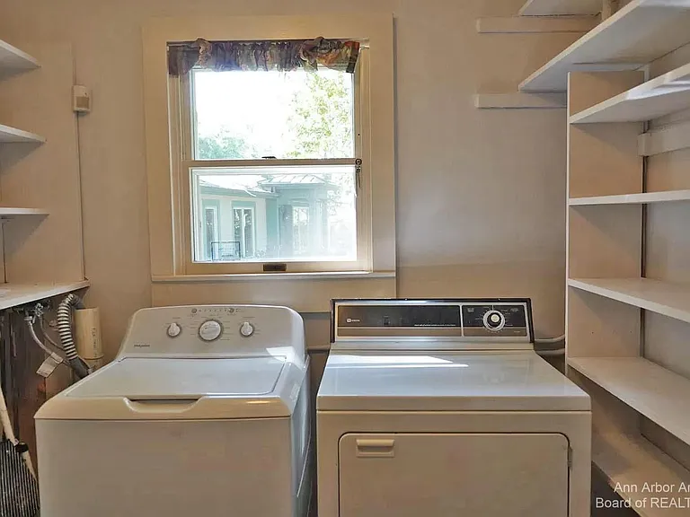 611 Robin Rd — Photo 25