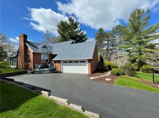 43 Putting Green Ln, Penfield, NY 14526