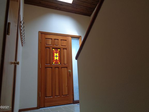 5th image of 3520 Evergreen Ave