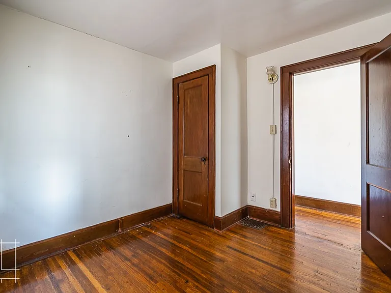 1448 Summit St — Photo 28