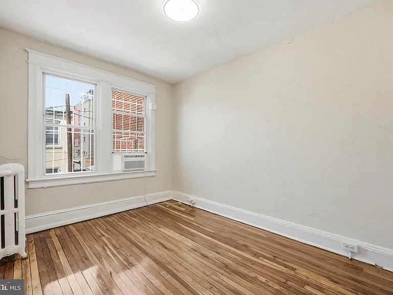 711 Harvard St NW — Photo 13