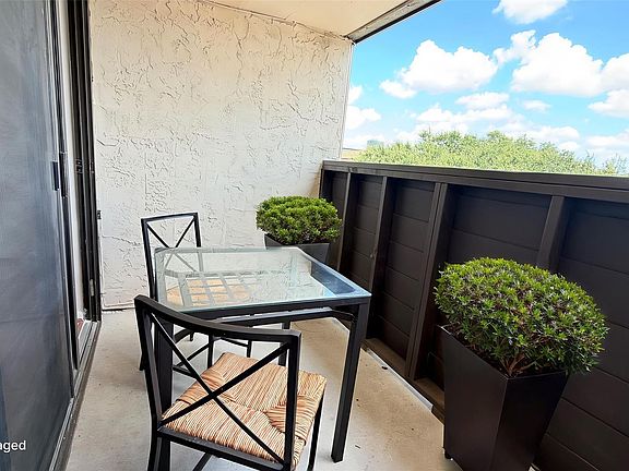 4th image of 3075 Walnut Bend Ln APT 36