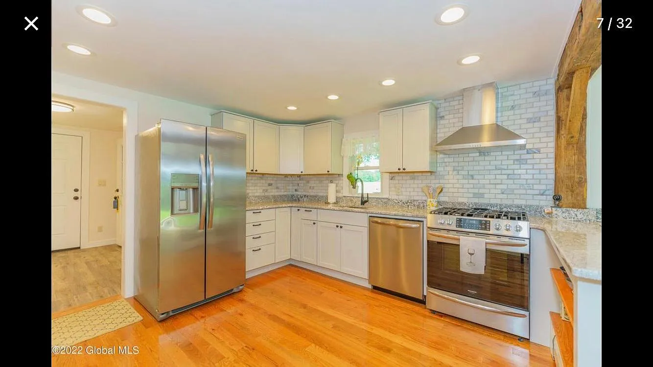 2 bed, 864 sqft, $2,025 — Photo 4