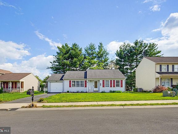 2nd image of 212 Sycamore Ln