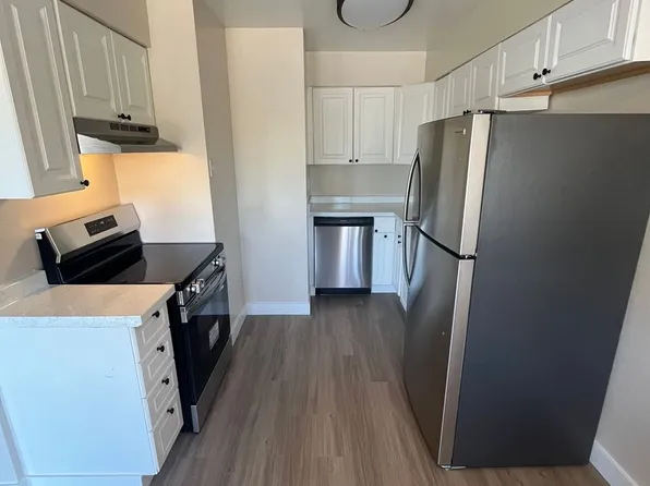 Pond Place Apts, 156 Pond Pl APT 8, Vista, CA 92083