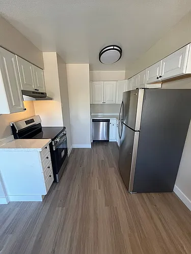 156 Pond Pl Photo 1