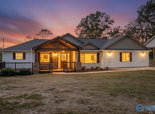 174 Robert Cir, Guntersville, AL 35976
