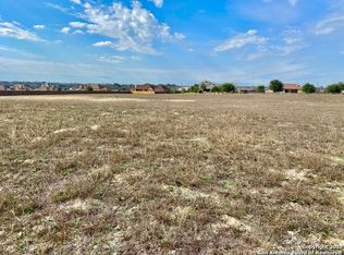 104 Abrego Mount Dr, Floresville, TX 78114