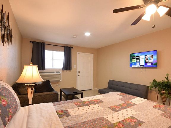 2nd image of 3016 E Abram St #103
