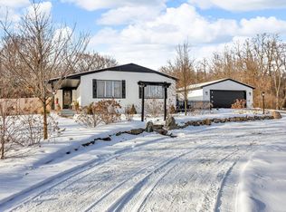 7605 Old Pond Dr, Clarkston, MI
