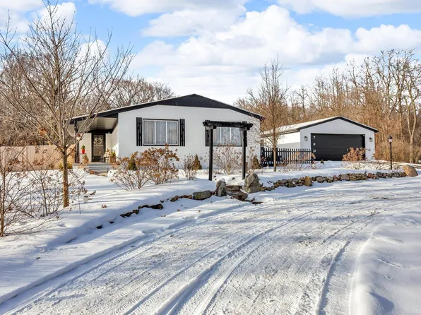 7605 Old Pond Dr, Clarkston, MI 48348