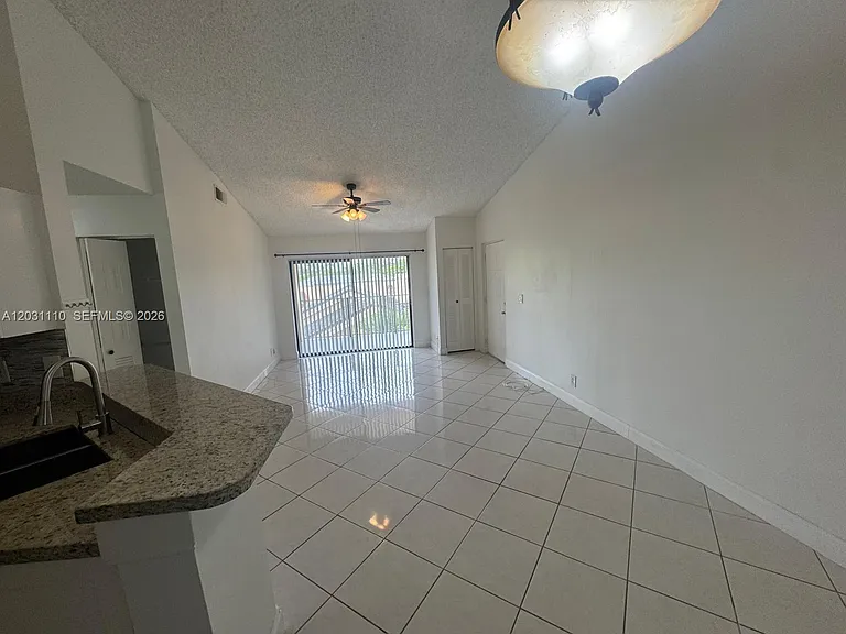 E Sunrise Lakes Dr — Photo 2