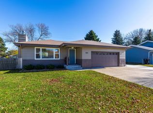 1603 Richmond Dr, Bismarck, ND 58504