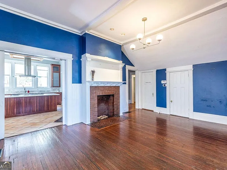 692 Myrtle St NE — Photo 17