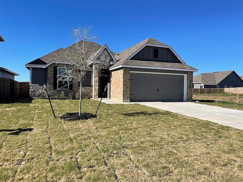 1st image of 818 Hollyhock Dr