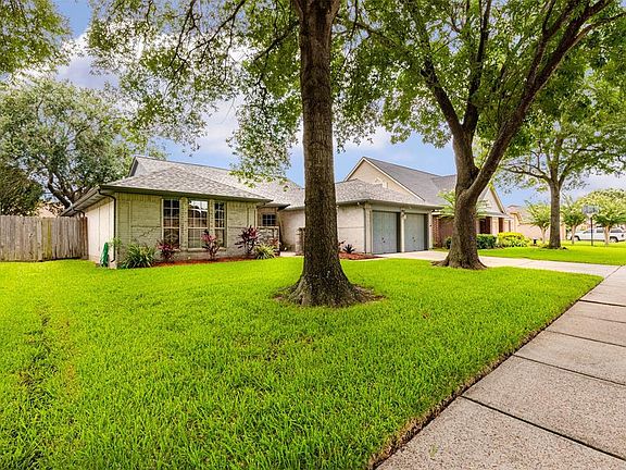 4th image of 10903 Dogwood Dr