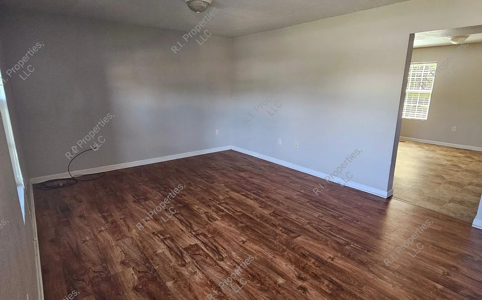 3 bed, 1.5 bath, $1,000 — Photo 4