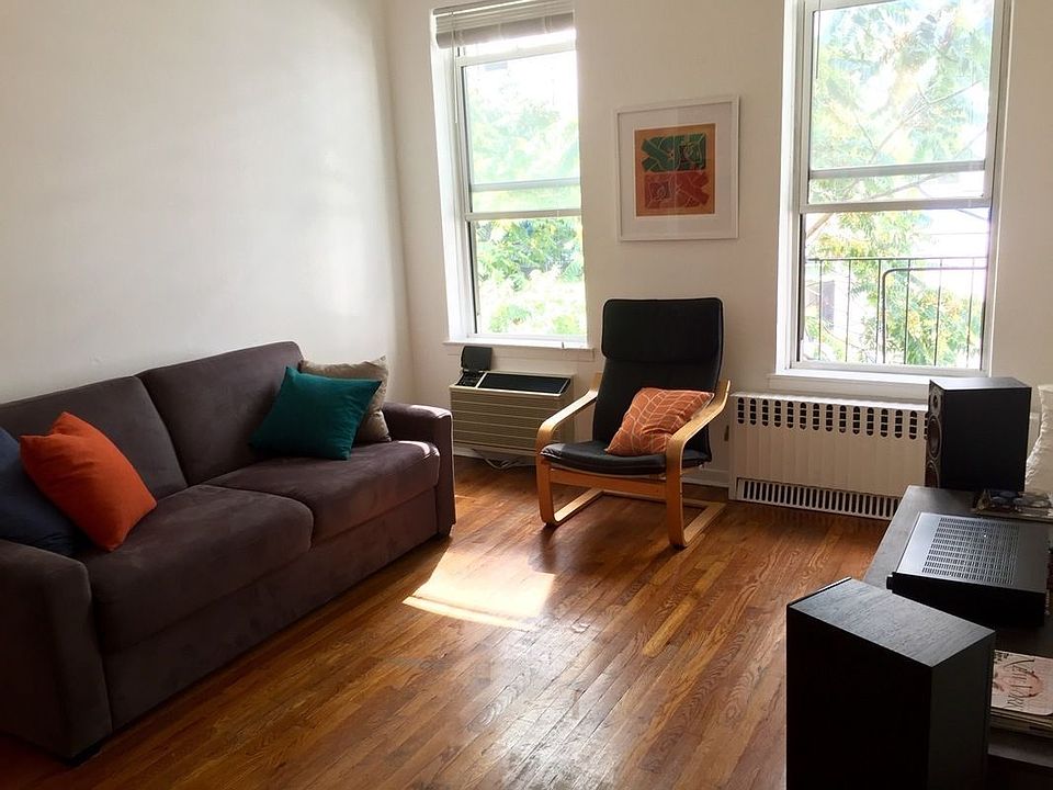 1st image of 229 W 26th St #14
