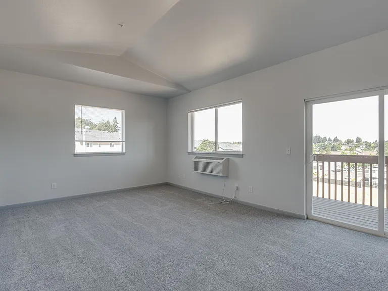 LIBERTY CREST APARTMENTS — Photo 47